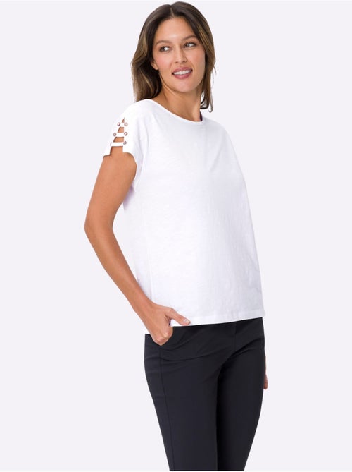 T-shirt à encolure ronde avec manches courtes et détails décoratifs - Taille standard - Moda Vilona - Kiabi T-shirt à encolure ronde avec manches courtes et détails décoratifs - Taille standard - Moda Vilona - Kiabi