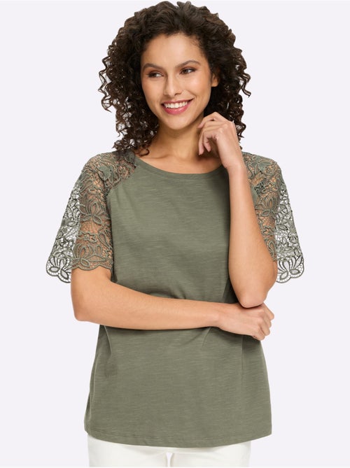 T-shirt à encolure ronde avec manches en dentelle transparente - taille standard - helline - Kiabi T-shirt à encolure ronde avec manches en dentelle transparente - taille standard - helline - Kiabi