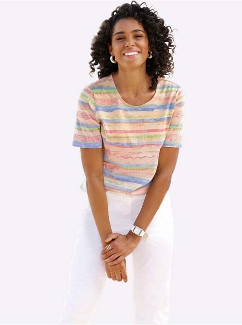 T-shirt à encolure ronde avec rayures et manches courtes - Taille standard - Moda Vilona - Kiabi T-shirt à encolure ronde avec rayures et manches courtes - Taille standard - Moda Vilona - Kiabi