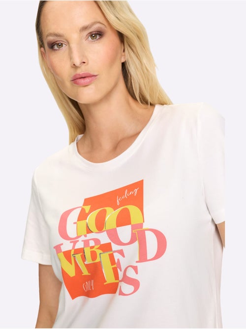 T-shirt à Encolure Ronde Motif Imprimé Devant - Taille Standard - Helline - Kiabi T-shirt à Encolure Ronde Motif Imprimé Devant - Taille Standard - Helline - Kiabi