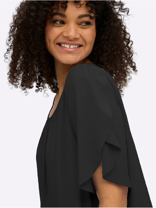 T-shirt à Encolure Ronde Plis Décoratifs - Taille Standard - Sheego - Kiabi T-shirt à Encolure Ronde Plis Décoratifs - Taille Standard - Sheego - Kiabi