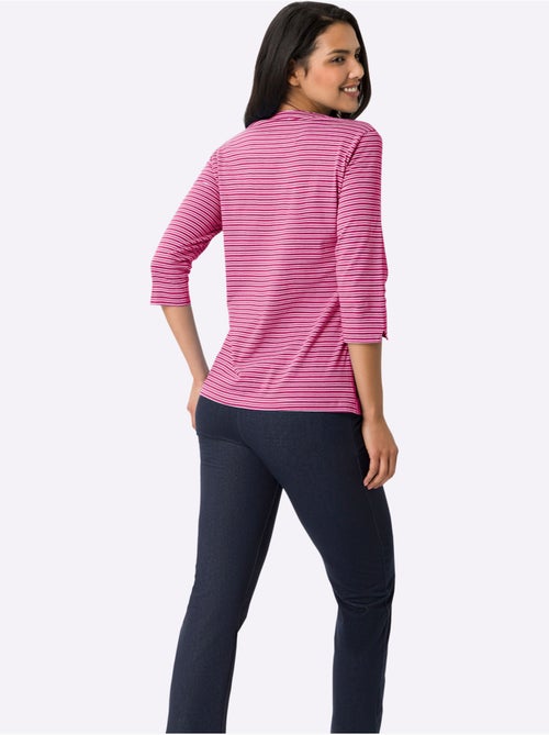 T-shirt à manches 3/4 avec col en v et rayures longitudinales - taille standard - moda vilona - Kiabi T-shirt à manches 3/4 avec col en v et rayures longitudinales - taille standard - moda vilona - Kiabi