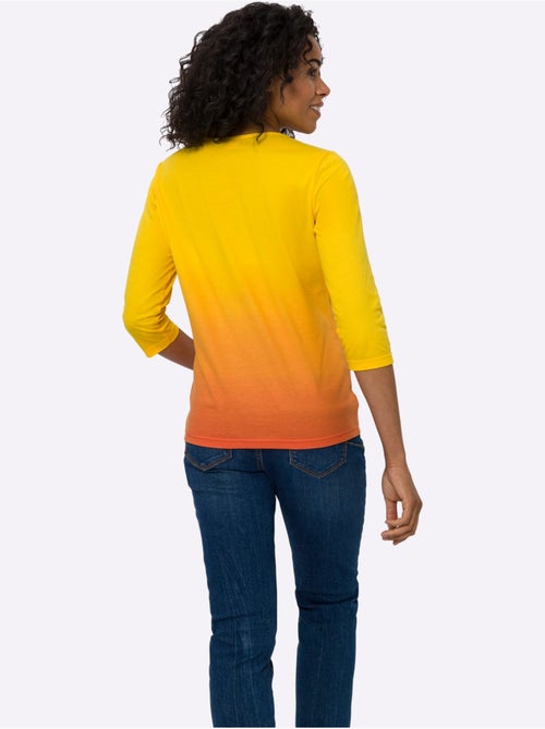 T-shirt à manches 3/4 avec dégradé de couleurs et col V - Taille standard - Moda Vilona - Kiabi T-shirt à manches 3/4 avec dégradé de couleurs et col V - Taille standard - Moda Vilona - Kiabi