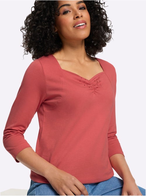 T-shirt à manches 3/4 petites pierres fantaisie à l'encolure - taille standard - moda vilona - Kiabi T-shirt à manches 3/4 petites pierres fantaisie à l'encolure - taille standard - moda vilona - Kiabi