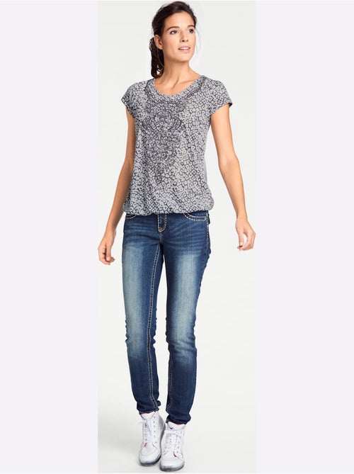 T-shirt à Manches Courtes - Taille Standard - Helline - Kiabi T-shirt à Manches Courtes - Taille Standard - Helline - Kiabi