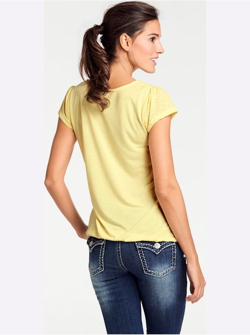 T-shirt à Manches Courtes - Taille Standard - Helline - Kiabi T-shirt à Manches Courtes - Taille Standard - Helline - Kiabi