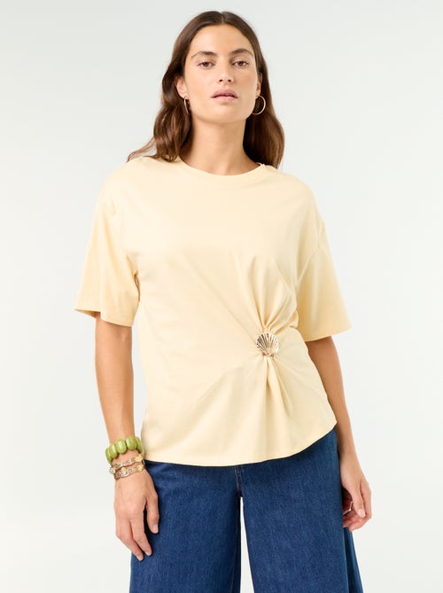 T-shirt à manches courtes avec bijou coquillage - Kiabi