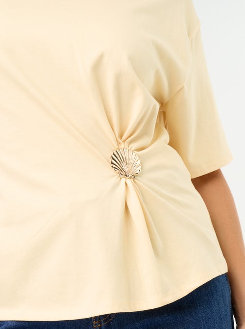 T-shirt à manches courtes avec bijou coquillage - Kiabi