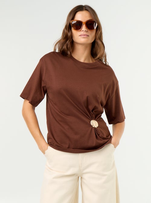 T-shirt à manches courtes avec bijou coquillage - Kiabi