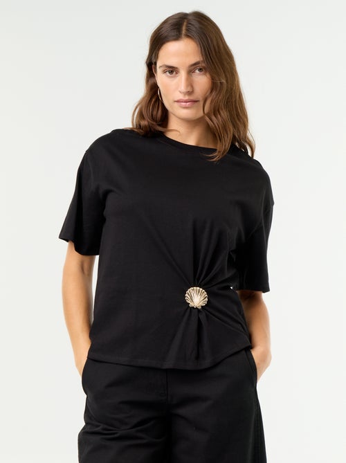T-shirt à manches courtes avec bijou coquillage - Kiabi