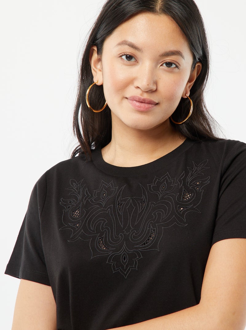 T-shirt à manches courtes avec broderies fantaisies Noir - Kiabi