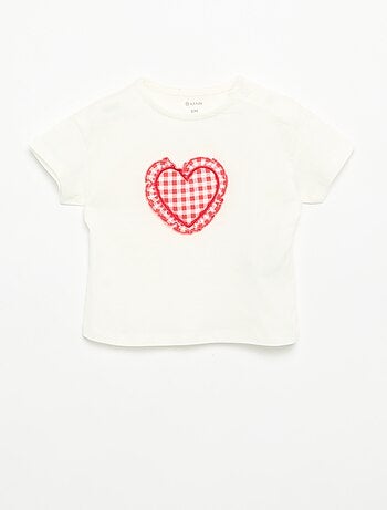 T-shirt à manches courtes avec cœur cousu