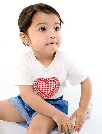 T-shirt à manches courtes avec cœur cousu