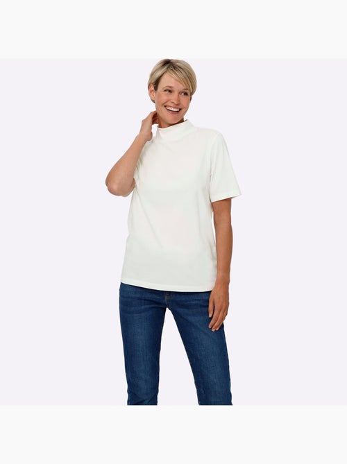 T-shirt à manches courtes avec col montant et qualité agréable - Taille standard - Moda Vilona - Kiabi T-shirt à manches courtes avec col montant et qualité agréable - Taille standard - Moda Vilona - Kiabi
