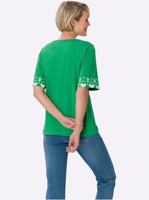 T-shirt à manches courtes avec col rond et bordures imprimées - Taille standard - Moda Vilona - Kiabi T-shirt à manches courtes avec col rond et bordures imprimées - Taille standard - Moda Vilona - Kiabi
