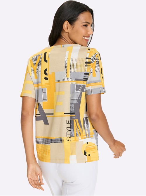 T-shirt à manches courtes avec col V et imprimé graphique - Taille standard - Moda Vilona - Kiabi T-shirt à manches courtes avec col V et imprimé graphique - Taille standard - Moda Vilona - Kiabi