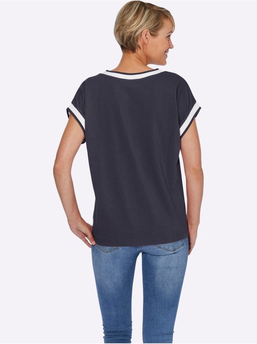 T-shirt à manches courtes avec col V et ruban décoratif - Taille standard - Moda Vilona - Kiabi T-shirt à manches courtes avec col V et ruban décoratif - Taille standard - Moda Vilona - Kiabi