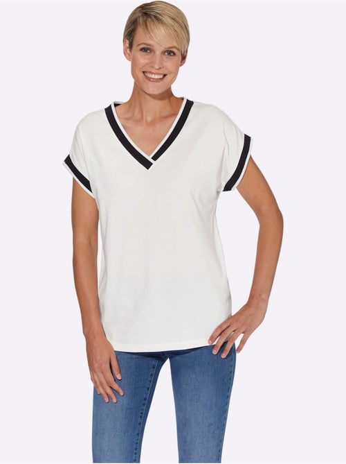 T-shirt à manches courtes avec col V et ruban décoratif - Taille standard - Moda Vilona - Kiabi T-shirt à manches courtes avec col V et ruban décoratif - Taille standard - Moda Vilona - Kiabi