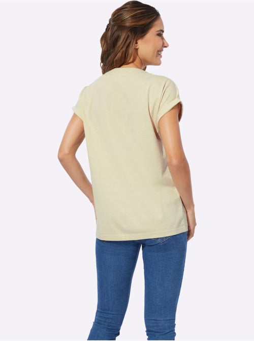 T-shirt à manches courtes avec encolure ronde et imprimé brillant - Taille standard - Moda Vilona - Kiabi T-shirt à manches courtes avec encolure ronde et imprimé brillant - Taille standard - Moda Vilona - Kiabi