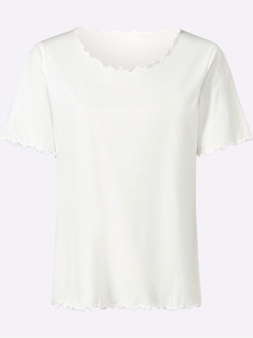 T-shirt à manches courtes avec finitions ondulées et encolure ronde - Taille standard - Moda Vilona - Kiabi T-shirt à manches courtes avec finitions ondulées et encolure ronde - Taille standard - Moda Vilona - Kiabi