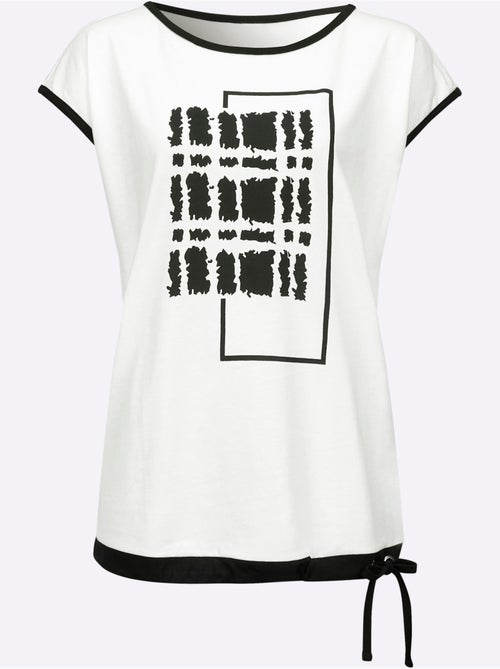 T-shirt à manches courtes avec imprimé graphique et lien à nouer - Taille standard - Moda Vilona - Kiabi T-shirt à manches courtes avec imprimé graphique et lien à nouer - Taille standard - Moda Vilona - Kiabi