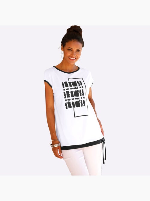 T-shirt à manches courtes avec imprimé graphique et lien à nouer - Taille standard - Moda Vilona - Kiabi T-shirt à manches courtes avec imprimé graphique et lien à nouer - Taille standard - Moda Vilona - Kiabi