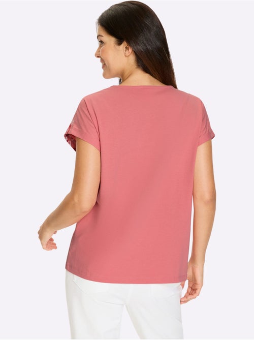 T-shirt à manches courtes avec imprimé papillon et encolure ronde - Taille standard - Moda Vilona - Kiabi T-shirt à manches courtes avec imprimé papillon et encolure ronde - Taille standard - Moda Vilona - Kiabi