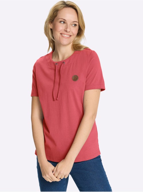 T-shirt à manches courtes avec lien à nouer et empiècement décoratif - Taille standard - Moda Vilona - Kiabi T-shirt à manches courtes avec lien à nouer et empiècement décoratif - Taille standard - Moda Vilona - Kiabi
