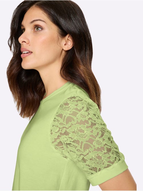 T-shirt à manches courtes avec manches bouffantes en dentelle - Taille standard - Moda Vilona - Kiabi T-shirt à manches courtes avec manches bouffantes en dentelle - Taille standard - Moda Vilona - Kiabi