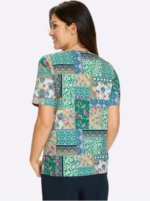 T-shirt à manches courtes avec motif patchwork moderne et col rond - taille standard - moda vilona - Kiabi T-shirt à manches courtes avec motif patchwork moderne et col rond - taille standard - moda vilona - Kiabi