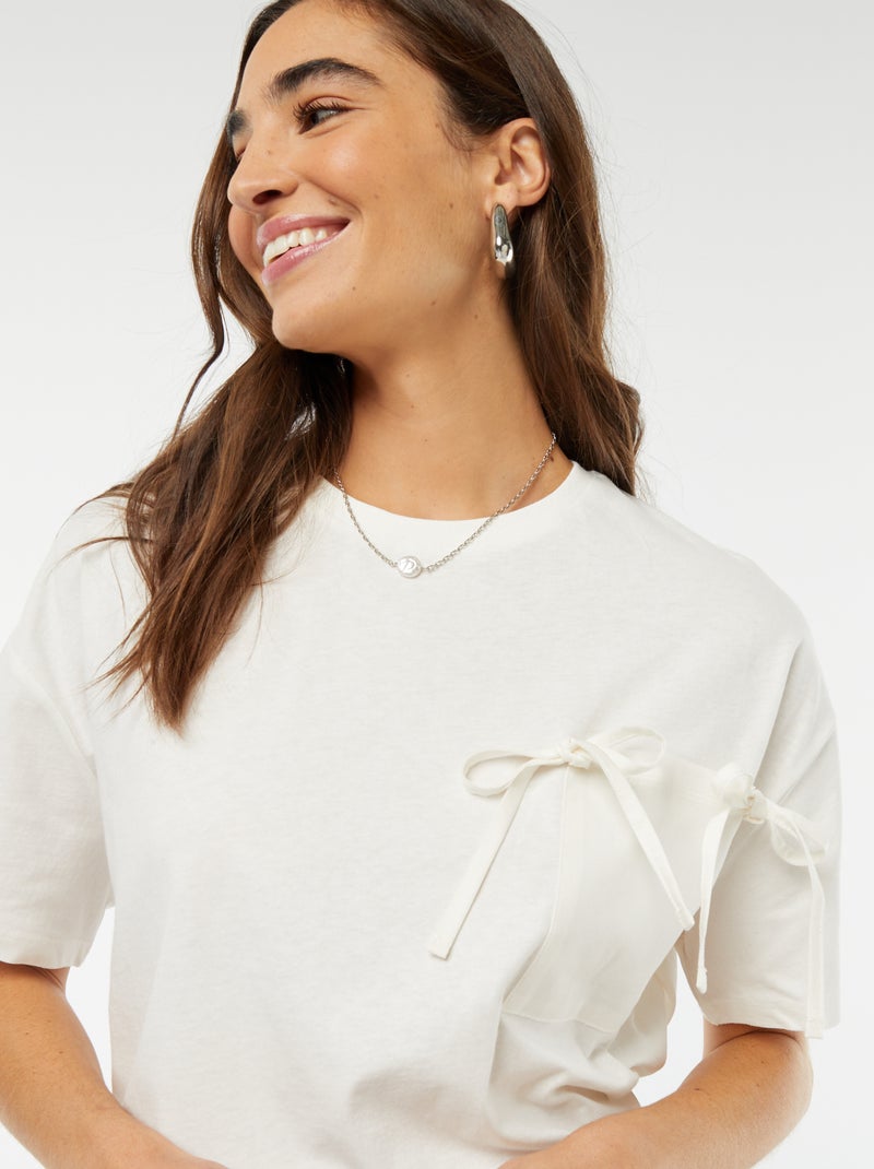 T-shirt à manches courtes avec nœuds décoratifs blanc - Kiabi