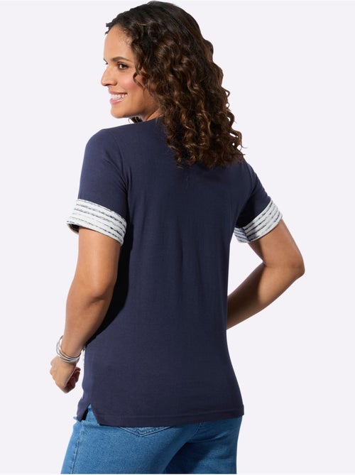 T-shirt à manches courtes avec rayures contrastées et poches plaquées - Taille standard - Witt - Kiabi T-shirt à manches courtes avec rayures contrastées et poches plaquées - Taille standard - Witt - Kiabi