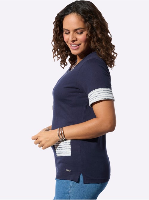 T-shirt à manches courtes avec rayures contrastées et poches plaquées - Taille standard - Witt - Kiabi T-shirt à manches courtes avec rayures contrastées et poches plaquées - Taille standard - Witt - Kiabi