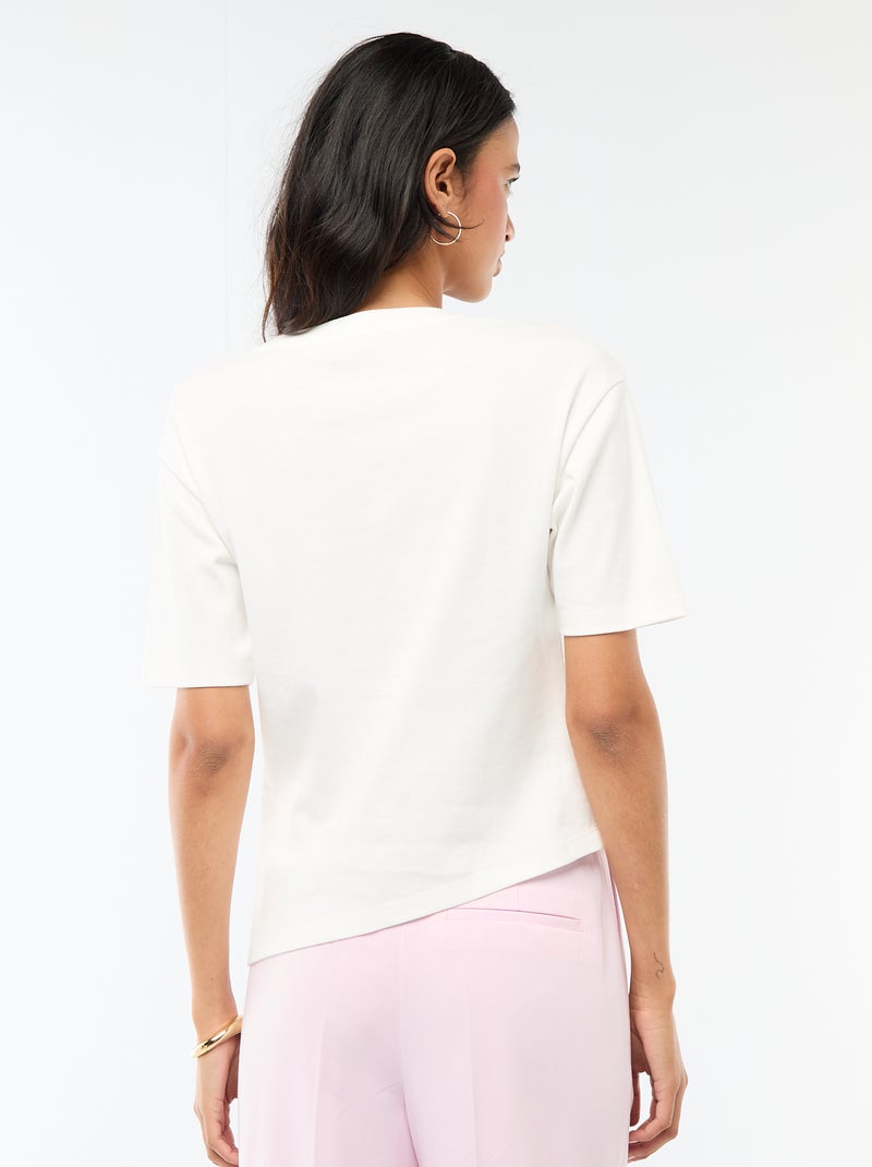 T-shirt à manches courtes drapé avec bijou fantaisie Blanc - Kiabi