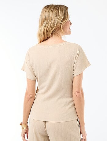 T-shirt à manches courtes drapé avec nœud en maille crêpée