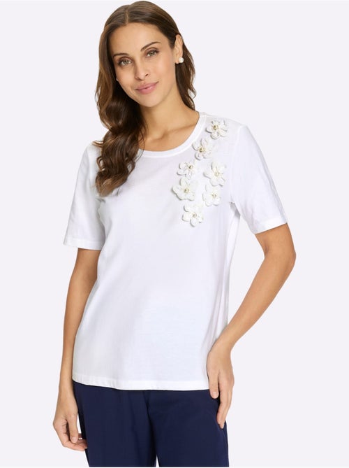 T-shirt à manches courtes en coton avec application florale et perles - Taille standard - Witt - Kiabi T-shirt à manches courtes en coton avec application florale et perles - Taille standard - Witt - Kiabi