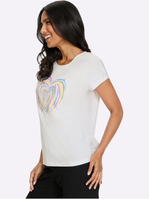 T-shirt à manches courtes en coton avec motif cœur devant - Taille standard - Moda Vilona - Kiabi T-shirt à manches courtes en coton avec motif cœur devant - Taille standard - Moda Vilona - Kiabi