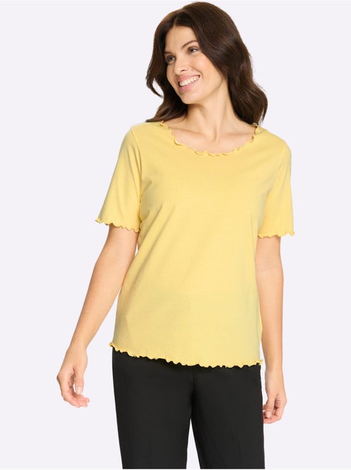 T-shirt à manches courtes en qualité douce avec finitions ondulées - Taille standard - Moda Vilona - Kiabi T-shirt à manches courtes en qualité douce avec finitions ondulées - Taille standard - Moda Vilona - Kiabi