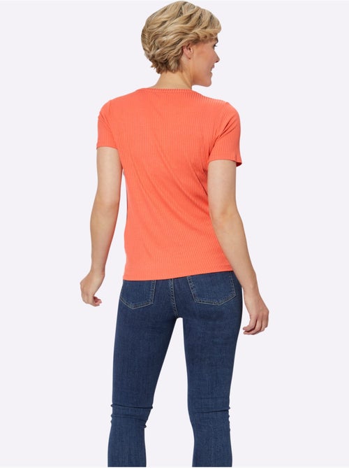 T-shirt à manches courtes en viscose avec col V et patte de boutonnage - Taille standard - Witt - Kiabi T-shirt à manches courtes en viscose avec col V et patte de boutonnage - Taille standard - Witt - Kiabi
