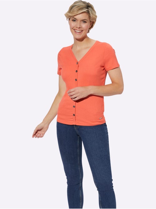 T-shirt à manches courtes en viscose avec col V et patte de boutonnage - Taille standard - Witt - Kiabi T-shirt à manches courtes en viscose avec col V et patte de boutonnage - Taille standard - Witt - Kiabi