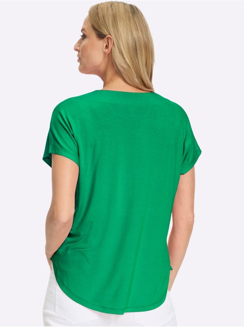 T-shirt à Manches Courtes Encolure En V Chevauchante - Taille Standard - Helline - Kiabi T-shirt à Manches Courtes Encolure En V Chevauchante - Taille Standard - Helline - Kiabi