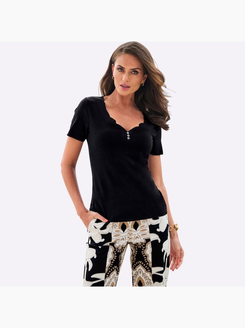 T-shirt à Manches Courtes Encolure V Tendance - Taille Standard - Helline - Kiabi