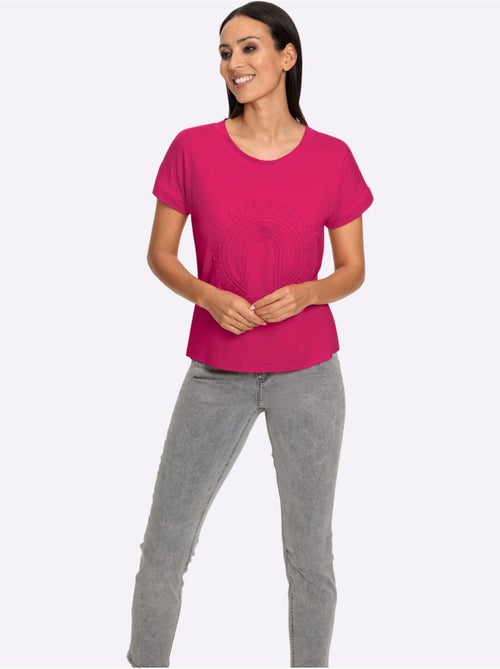 T-shirt à Manches Courtes Imprimé à Effet 3d - Taille Standard - Helline - Kiabi T-shirt à Manches Courtes Imprimé à Effet 3d - Taille Standard - Helline - Kiabi