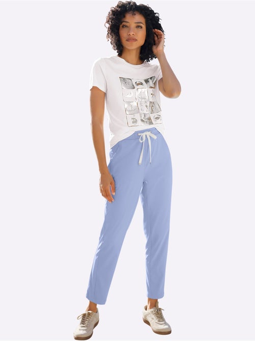 T-shirt à Manches Courtes Joli Imprimé Feuille Devant - Taille Standard - Helline - Kiabi T-shirt à Manches Courtes Joli Imprimé Feuille Devant - Taille Standard - Helline - Kiabi