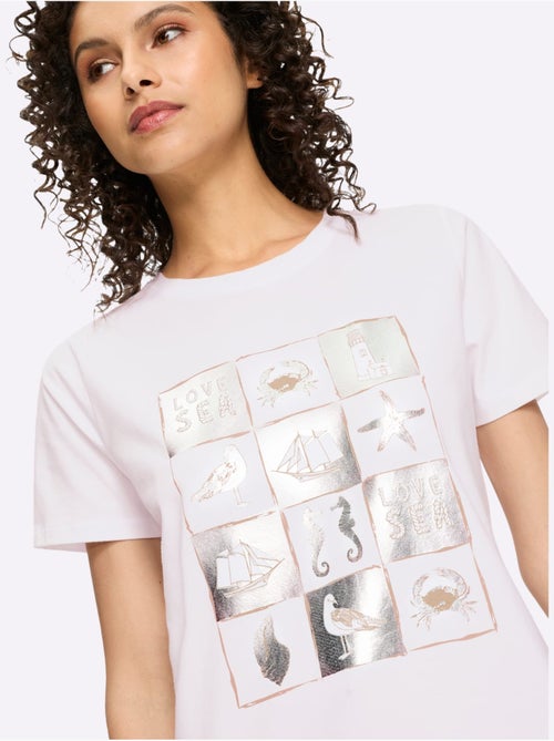 T-shirt à Manches Courtes Joli Imprimé Feuille Devant - Taille Standard - Helline - Kiabi T-shirt à Manches Courtes Joli Imprimé Feuille Devant - Taille Standard - Helline - Kiabi