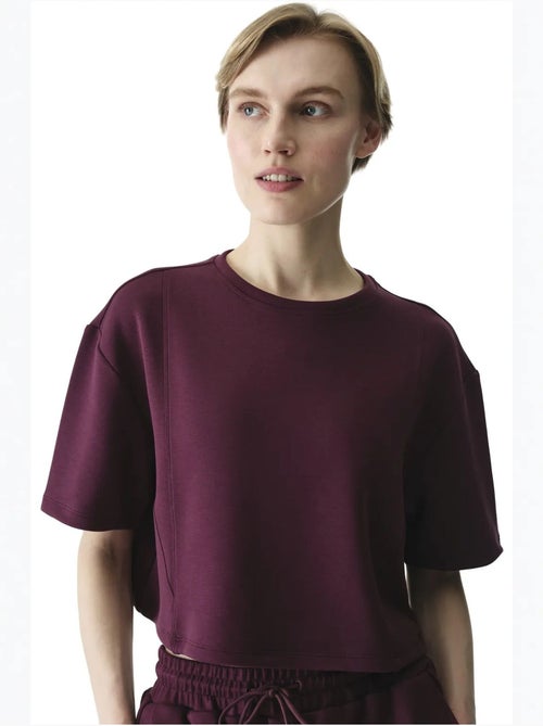T-shirt à manches courtes texturé effet soyeux avec détails de couture penti - Kiabi T-shirt à manches courtes texturé effet soyeux avec détails de couture penti - Kiabi