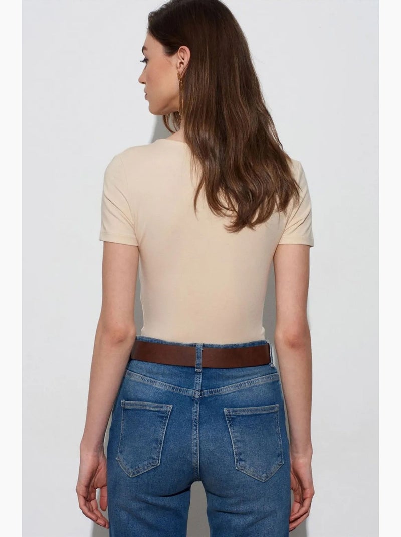 T-shirt ajusté à col v et manches courtes dilvin Beige argile - Kiabi