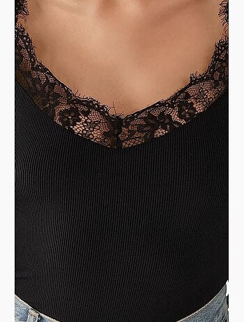 T-shirt ajusté col en v maille détail dentelle manches longues hiccup