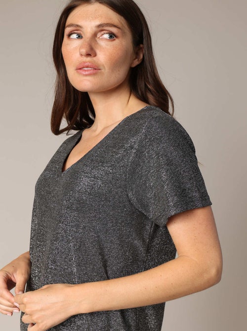 T-shirt ample avec col en V 'Deeluxe' - Kiabi T-shirt ample avec col en V 'Deeluxe' - Kiabi