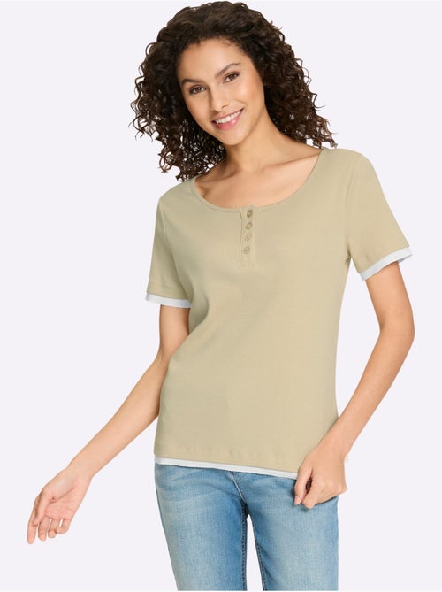 T-shirt Aspect Côtelé Mode - Taille Standard - Helline - Kiabi T-shirt Aspect Côtelé Mode - Taille Standard - Helline - Kiabi